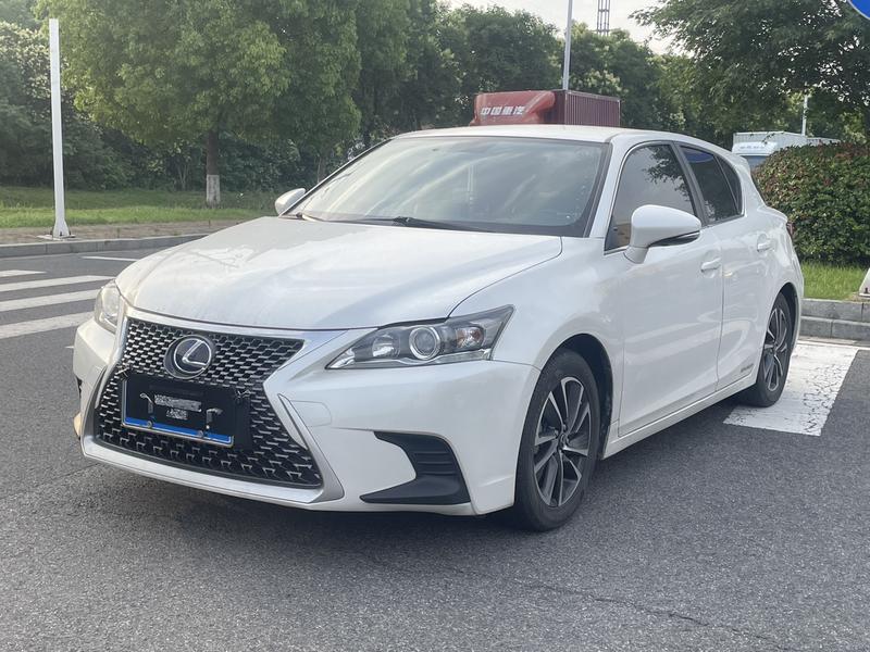 Lexus CT - фото 0