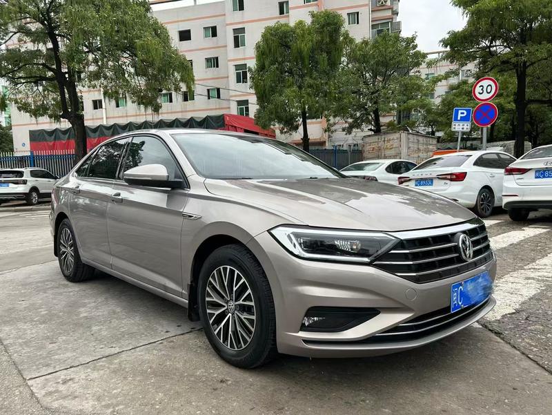 Volkswagen Sagitar - фото 2