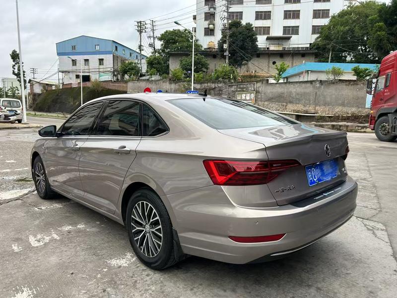 Volkswagen Sagitar - фото 3