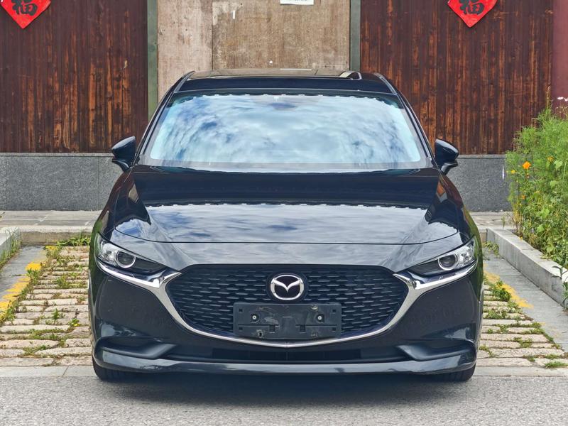 Mazda Mazda3 - фото 1