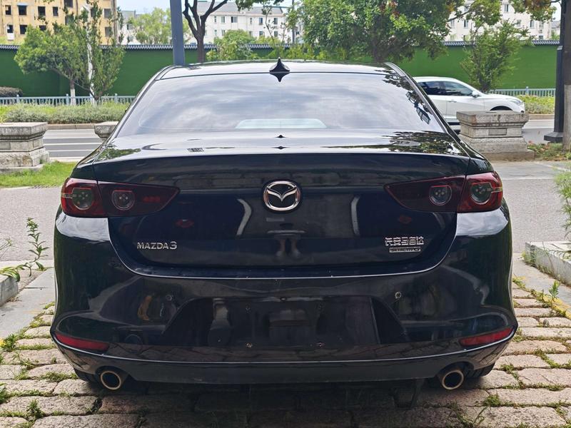 Mazda Mazda3 - фото 4