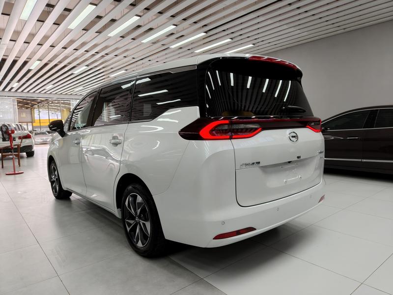 GAC Trumpchi M6 - фото 3