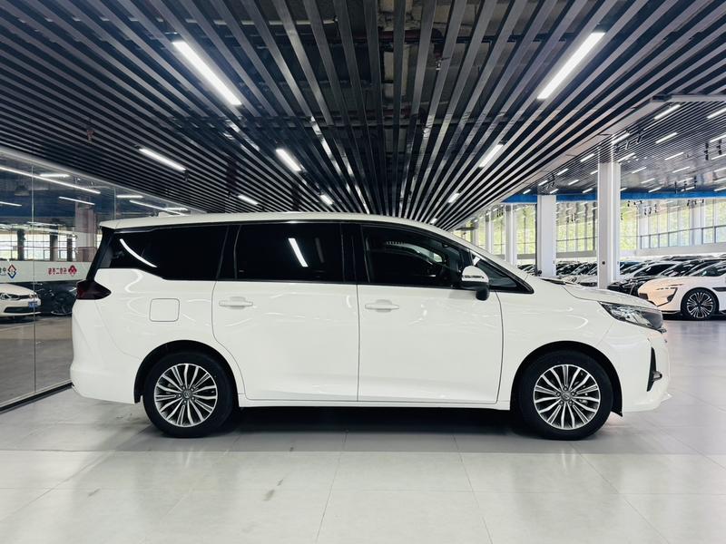 GAC Trumpchi M6 - фото 3
