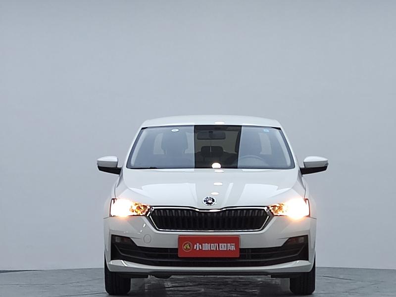 Skoda Rapid - фото 1