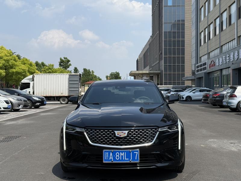 Cadillac CT4 - фото 1