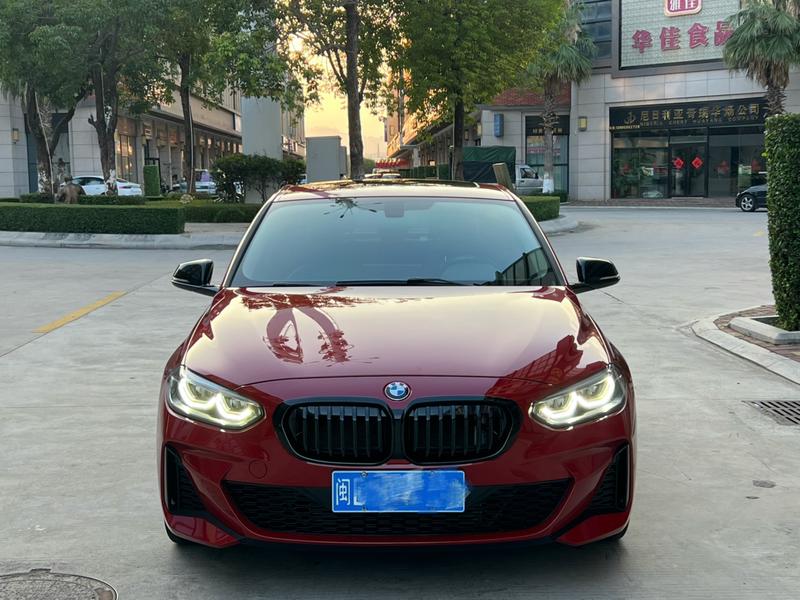 BMW 1 Series - фото 1