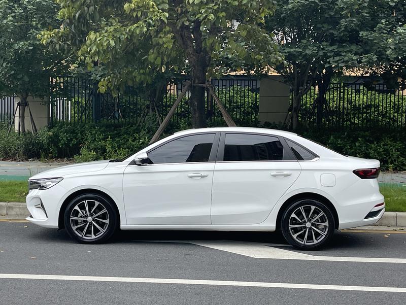 Geely Emgrand - фото 2