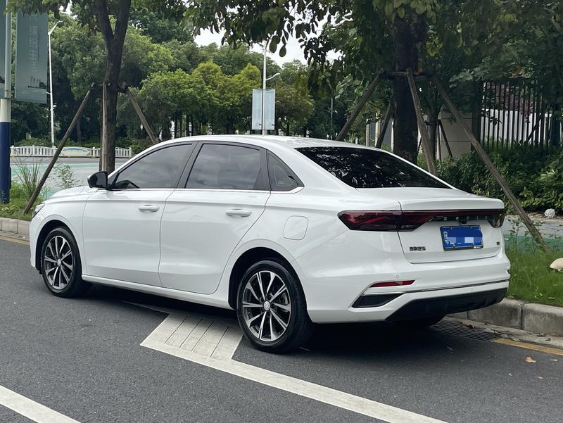 Geely Emgrand - фото 3