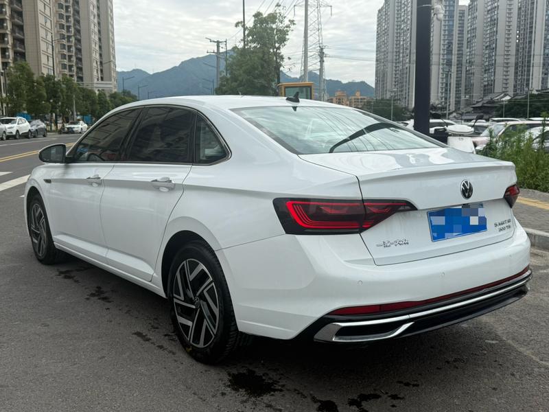 Volkswagen Sagitar - фото 3