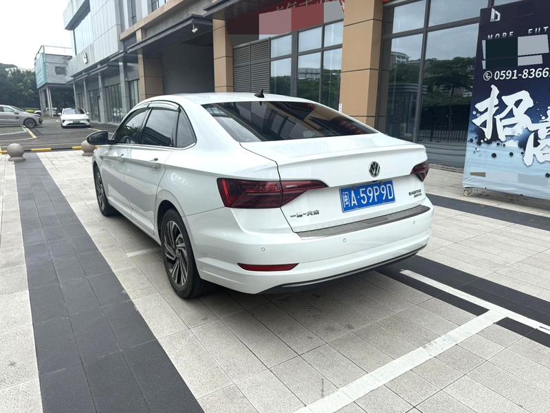 Volkswagen Sagitar - фото 3