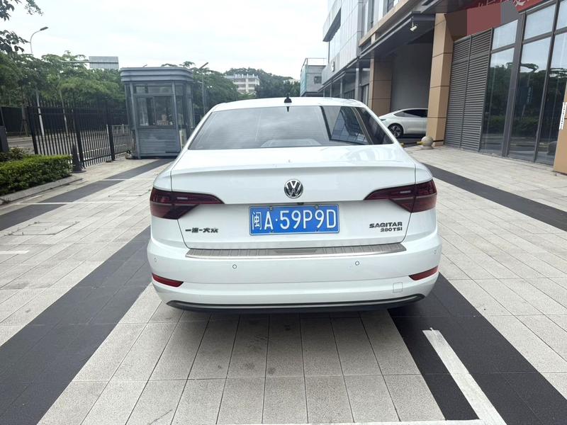 Volkswagen Sagitar - фото 4