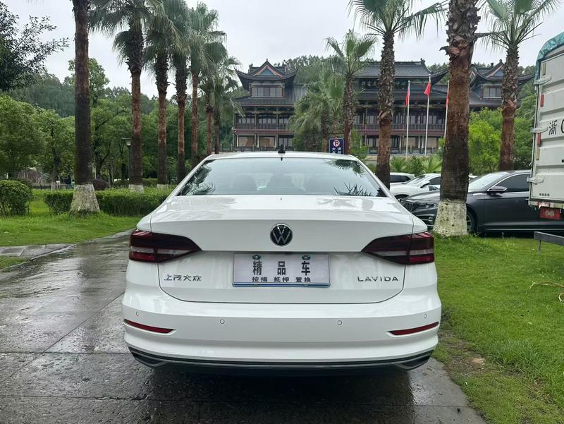 Volkswagen Lavida - фото 3
