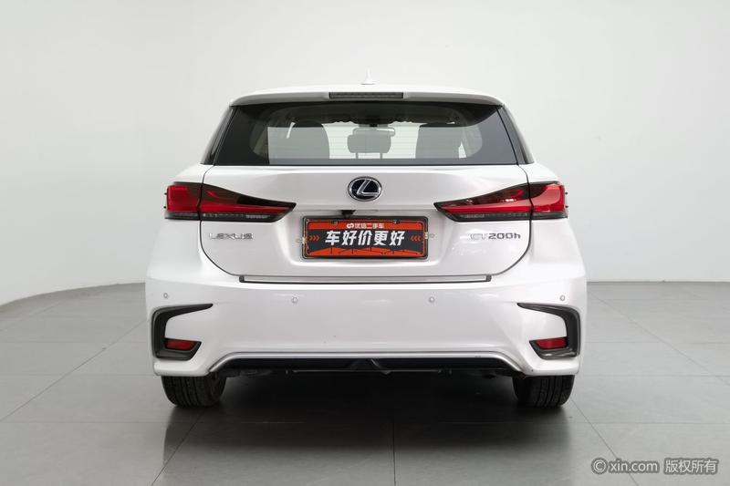 Lexus CT - фото 2