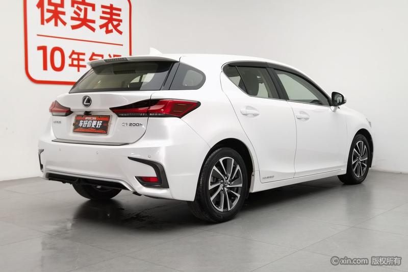 Lexus CT - фото 3