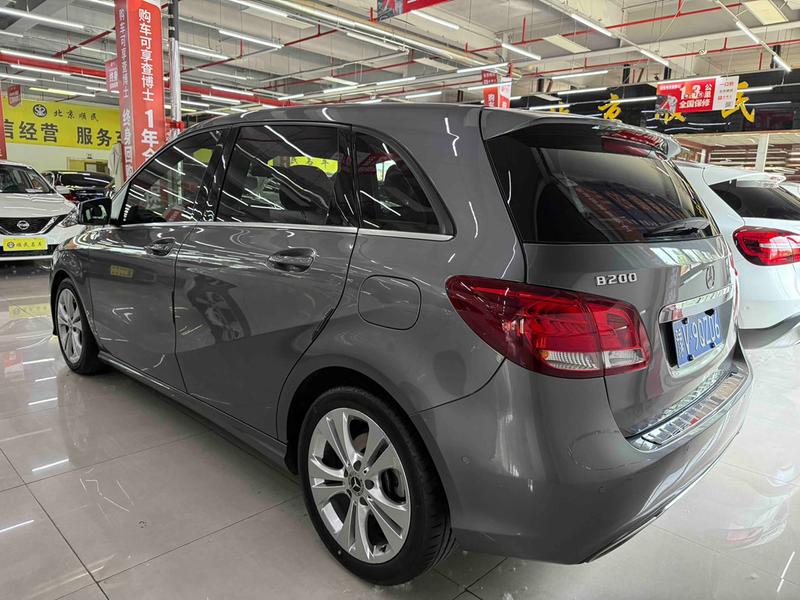 Mercedes-Benz B - фото 1