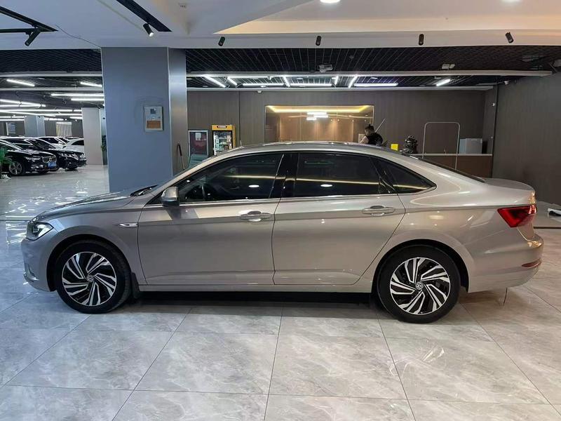 Volkswagen Sagitar - фото 3