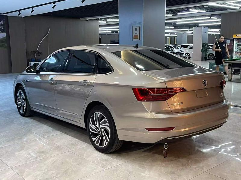 Volkswagen Sagitar - фото 4