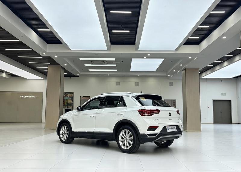 Volkswagen T-Roc - фото 2