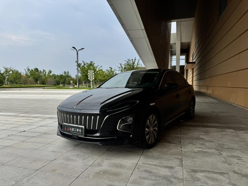 Hongqi E-QM5 - фото 0