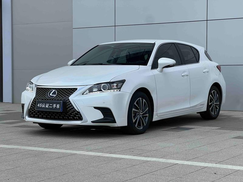 Lexus CT - фото 0