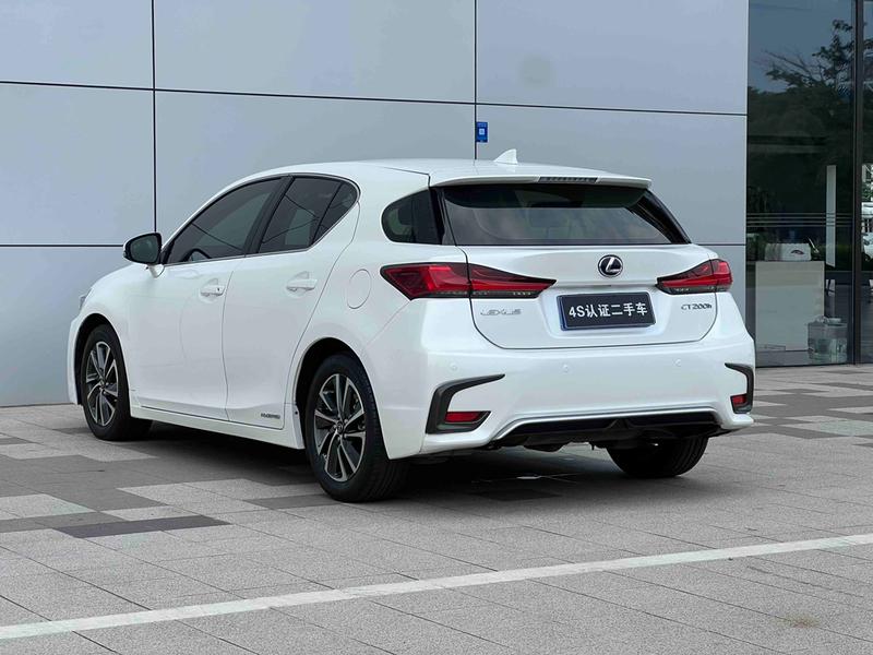 Lexus CT - фото 4