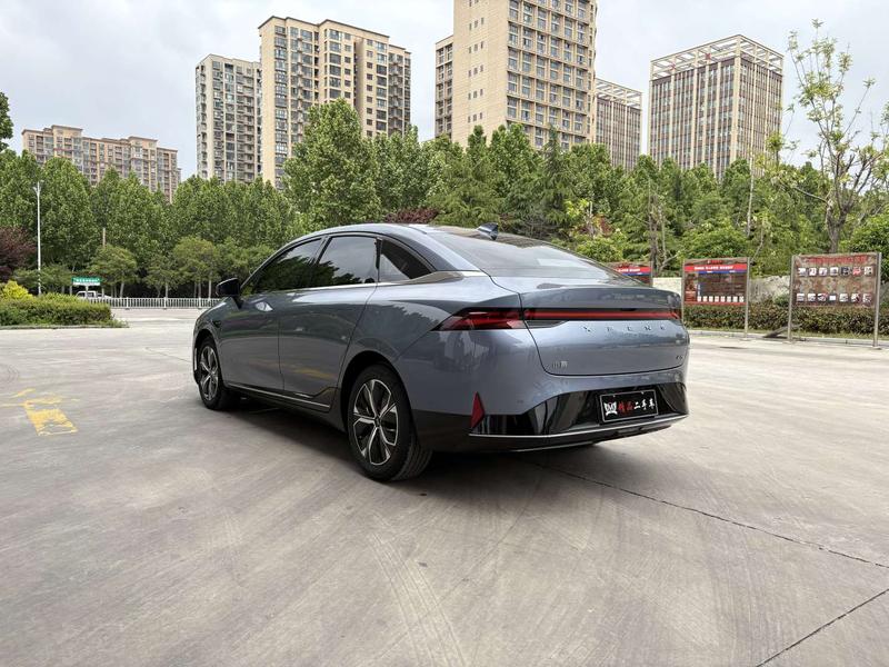 XPeng P5 - фото 3