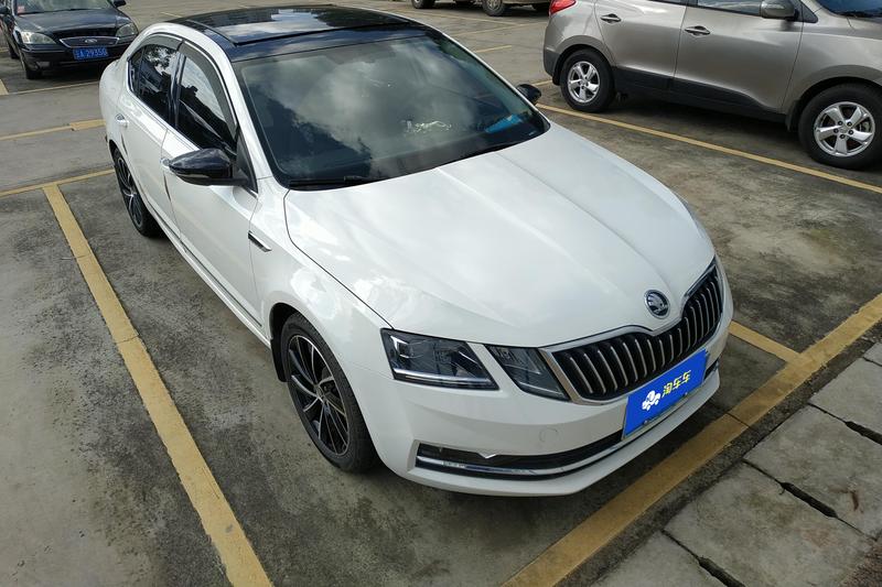 Skoda Octavia - фото 1