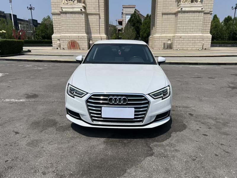 Audi A3 - фото 1