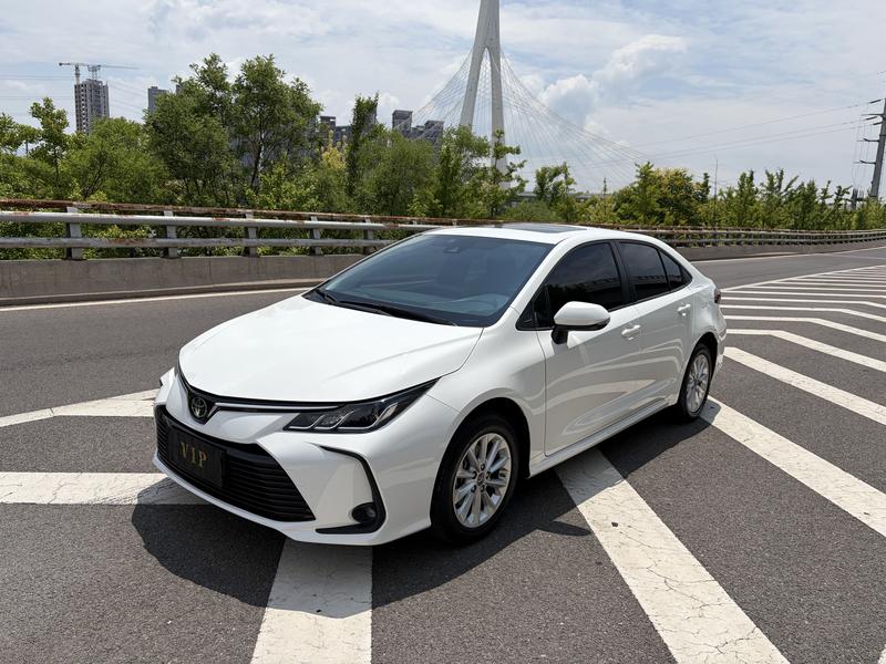 Toyota Corolla - фото 0