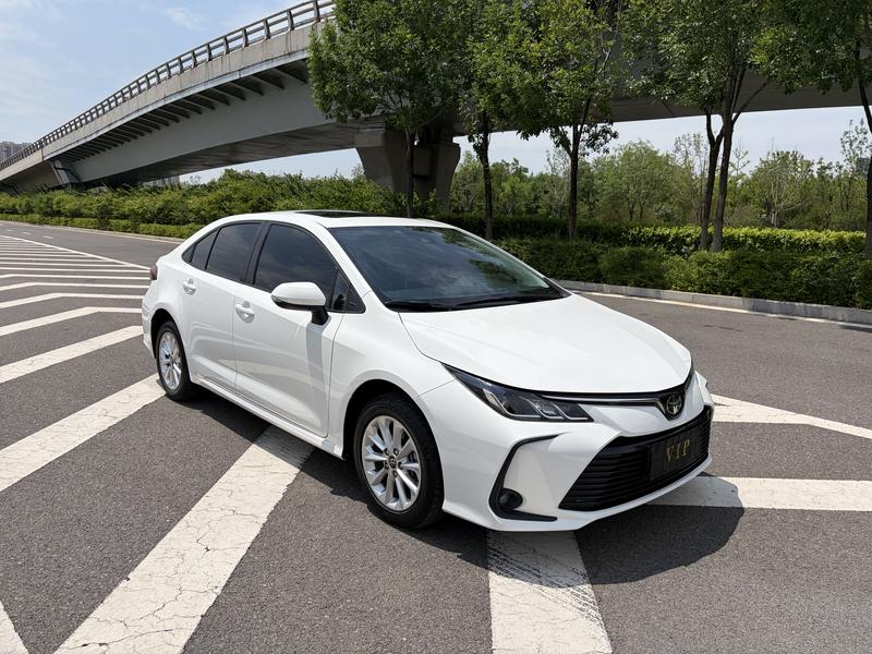 Toyota Corolla - фото 2