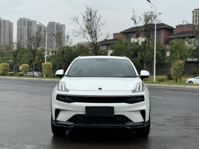 Lynk & Co 06 - фото 1