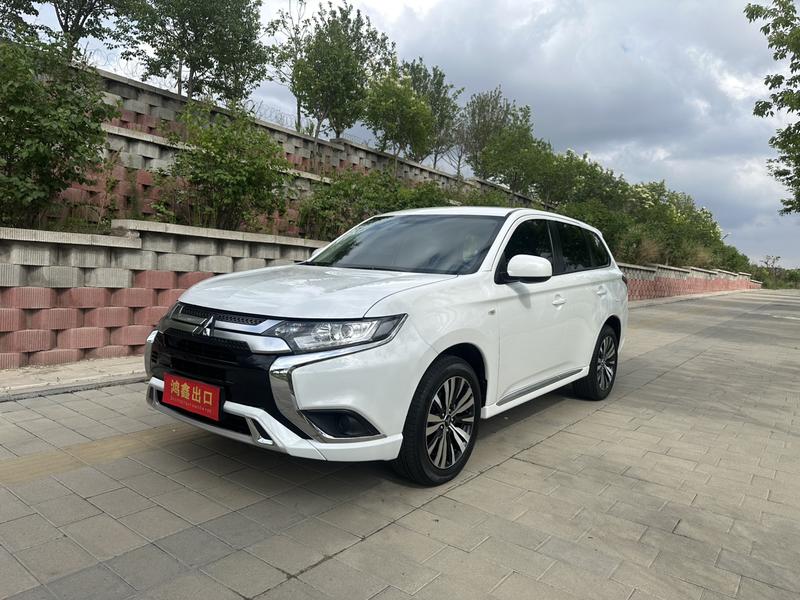 Mitsubishi Outlander - фото 0