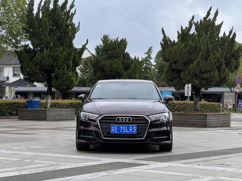 Audi A3 - фото 1