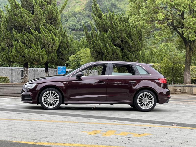 Audi A3 - фото 3