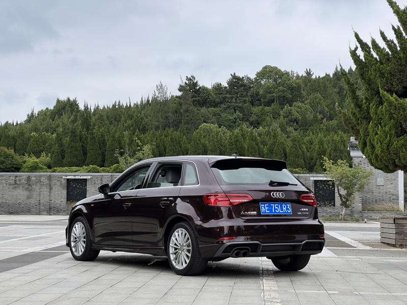 Audi A3 - фото 4