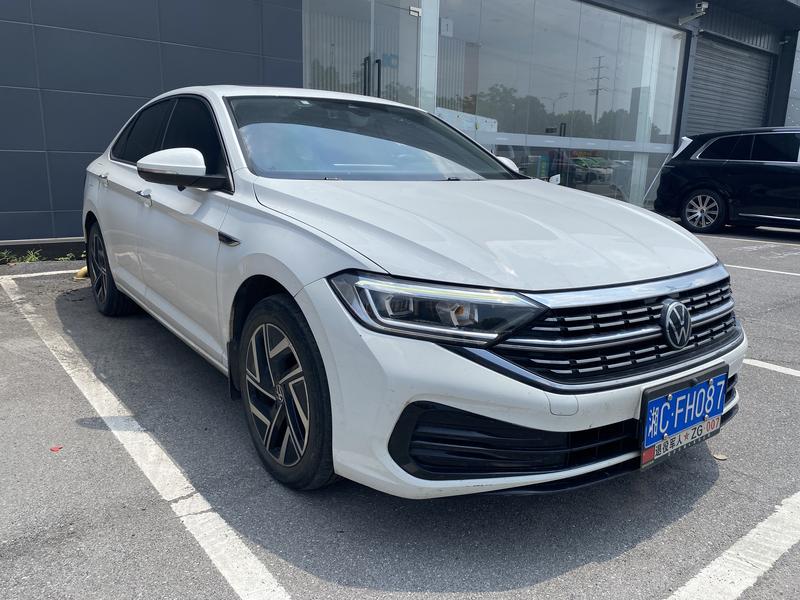 Volkswagen Sagitar - фото 2