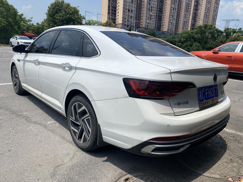 Volkswagen Sagitar - фото 3