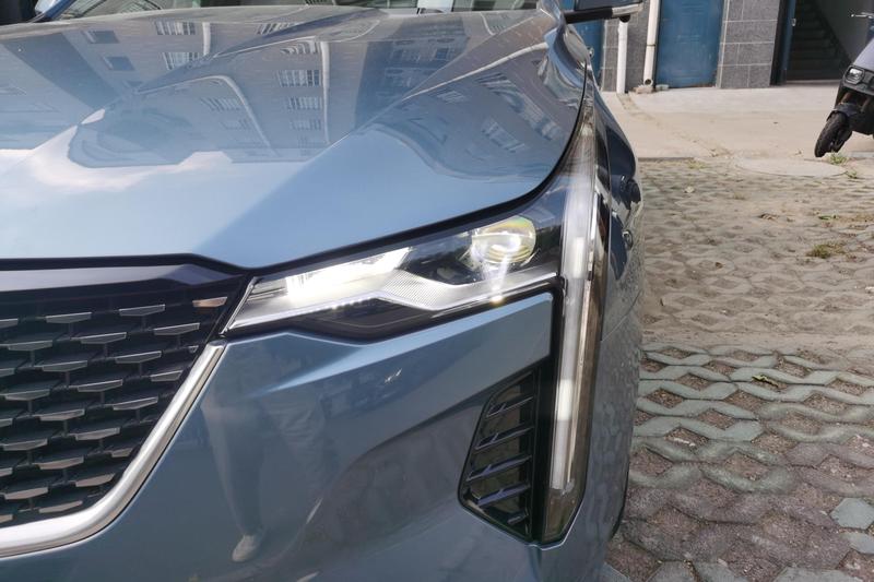 Cadillac CT4 - фото 4