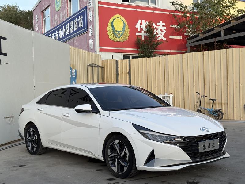 Hyundai Elantra - фото 2