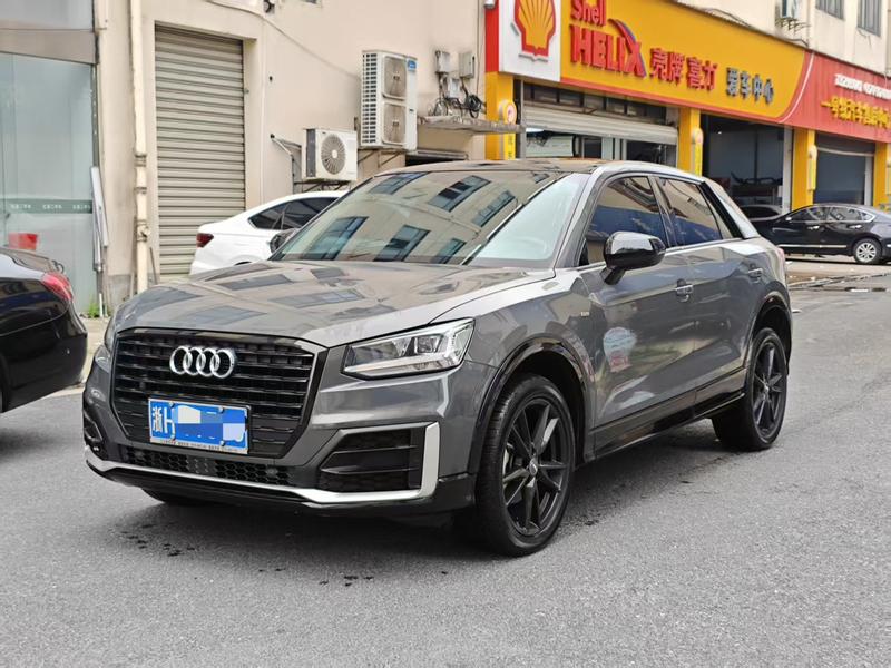 Audi Q2L - фото 0