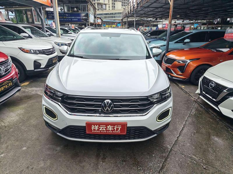 Volkswagen T-Roc - фото 1