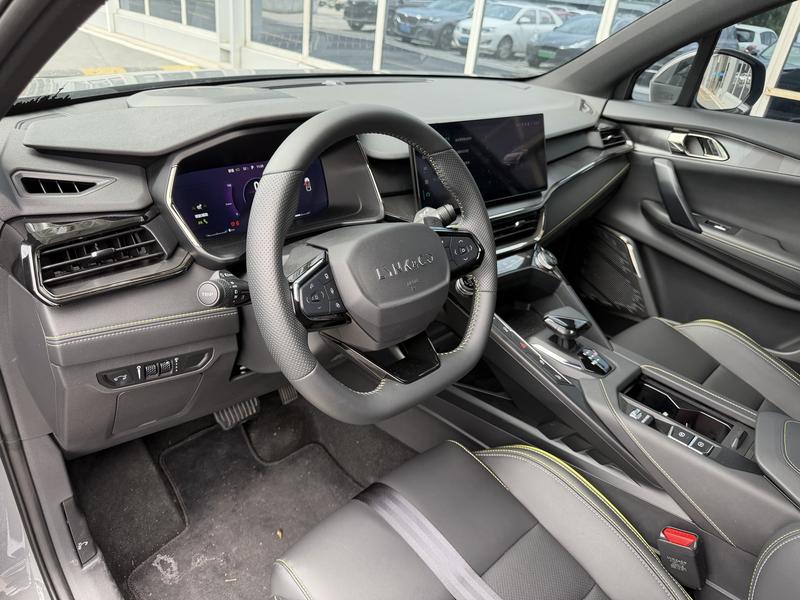 Lynk & Co 06 - фото 4