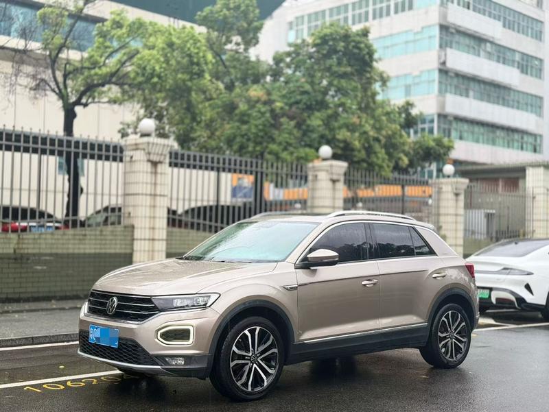 Volkswagen T-Roc - фото 0
