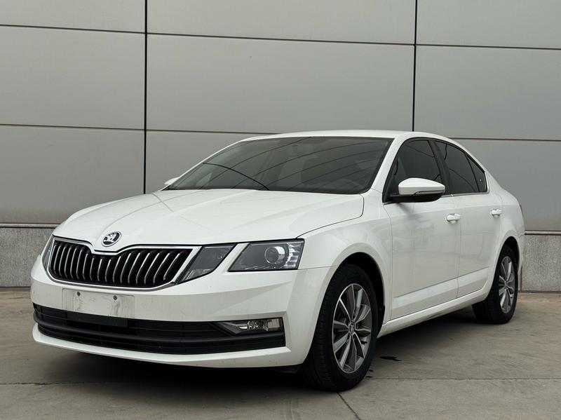 Skoda Octavia - фото 0