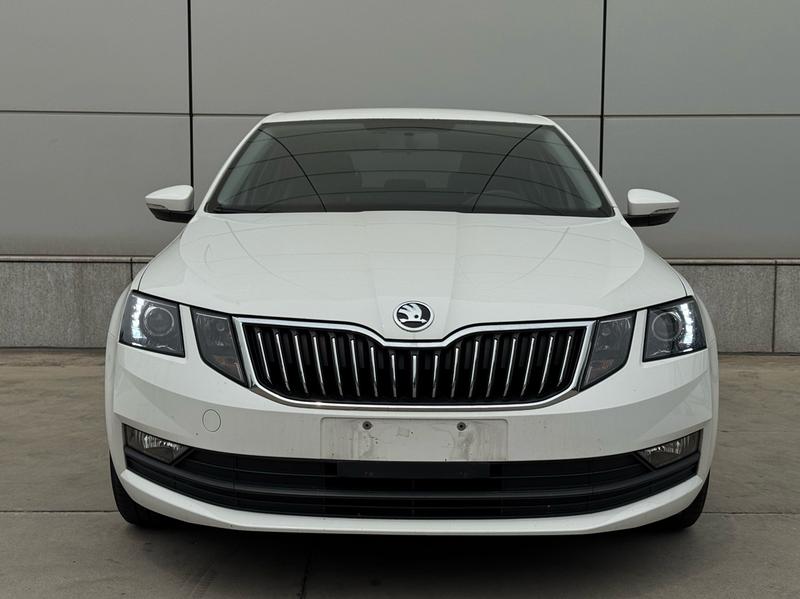 Skoda Octavia - фото 1