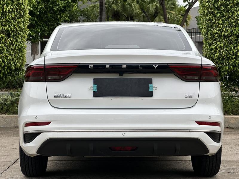 Geely Emgrand - фото 3