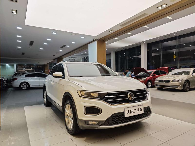 Volkswagen T-Roc - фото 2