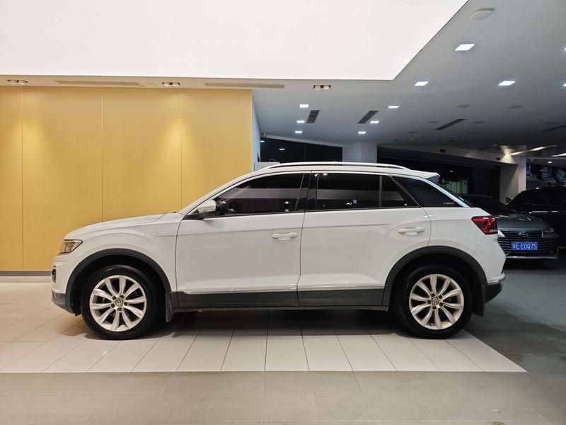 Volkswagen T-Roc - фото 3