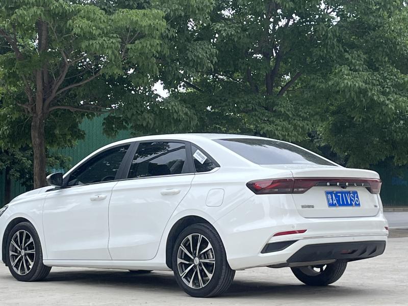 Geely Emgrand - фото 2