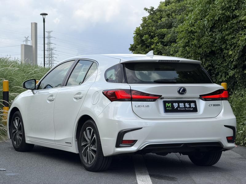 Lexus CT - фото 3